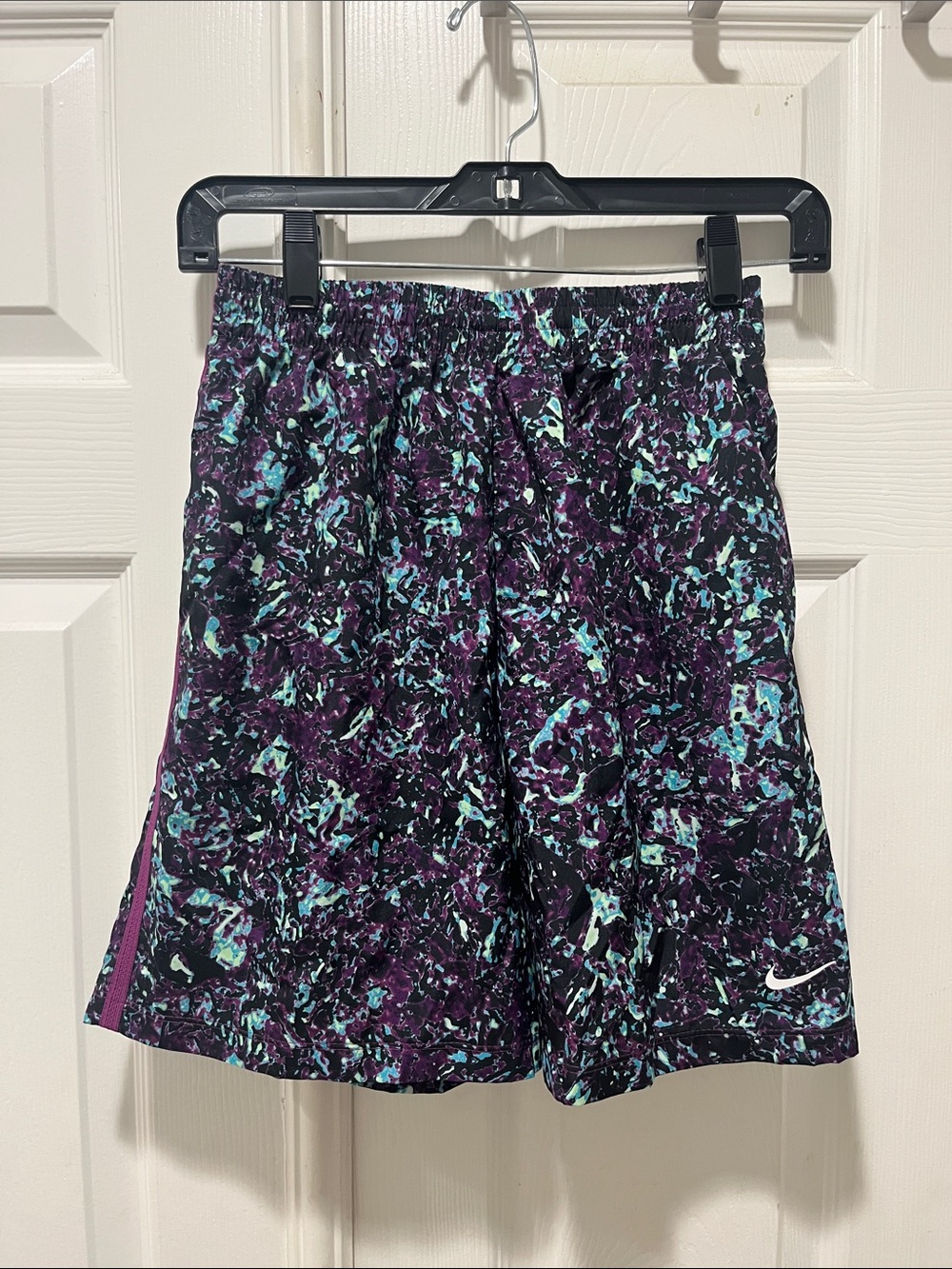 Nike Large youth Black, Purple & Aqua Printed Athletic Shorts (dry-fit)